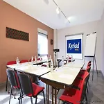 Kyriad Toulon Est Hyeres 2*