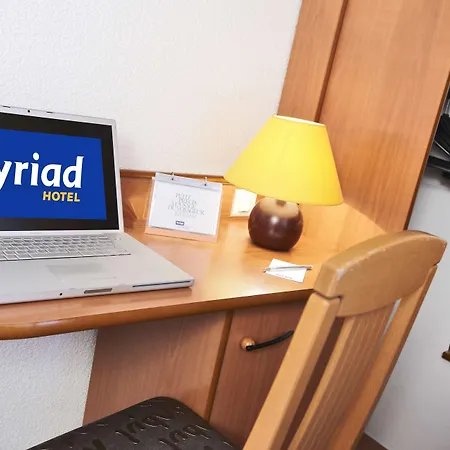 Kyriad Toulon Est Hyeres Hotel