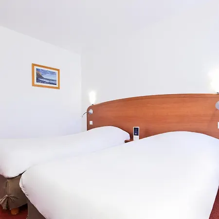 Hotel Kyriad Toulon Est Hyeres 2*
