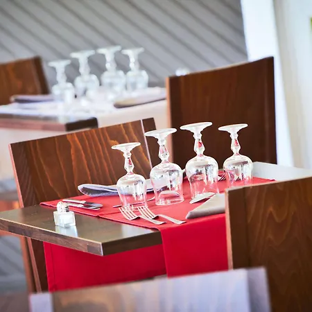 Kyriad Toulon Est Hyeres Hotel La Garde (Var)