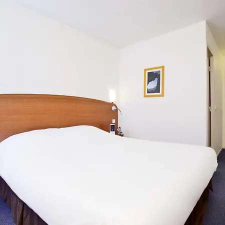 Kyriad Toulon Est Hyeres Hotel